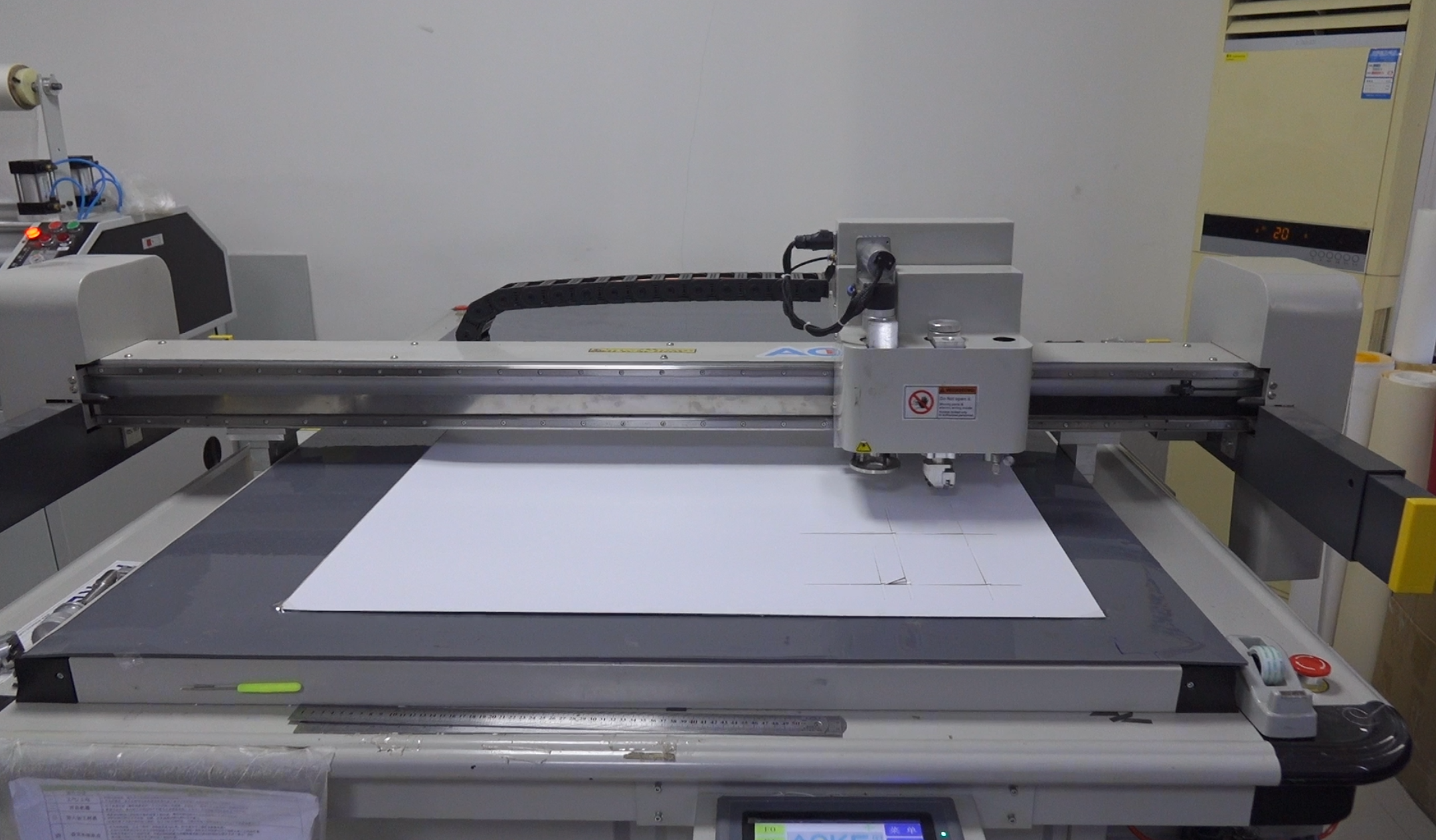 Amostragem totalmente automática para embalagens de papel para porta-joias