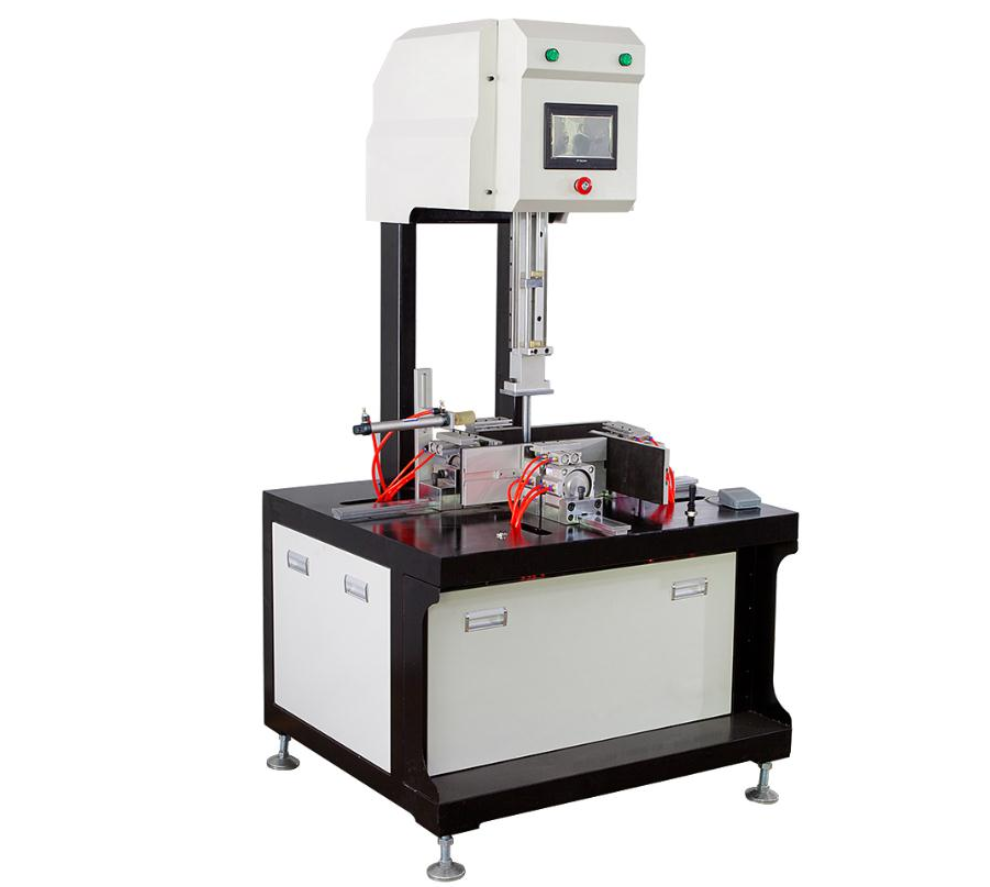 Aplicação de máquina de prensagem de bolhas em fábrica de atacado de embalagens de joias personalizadas