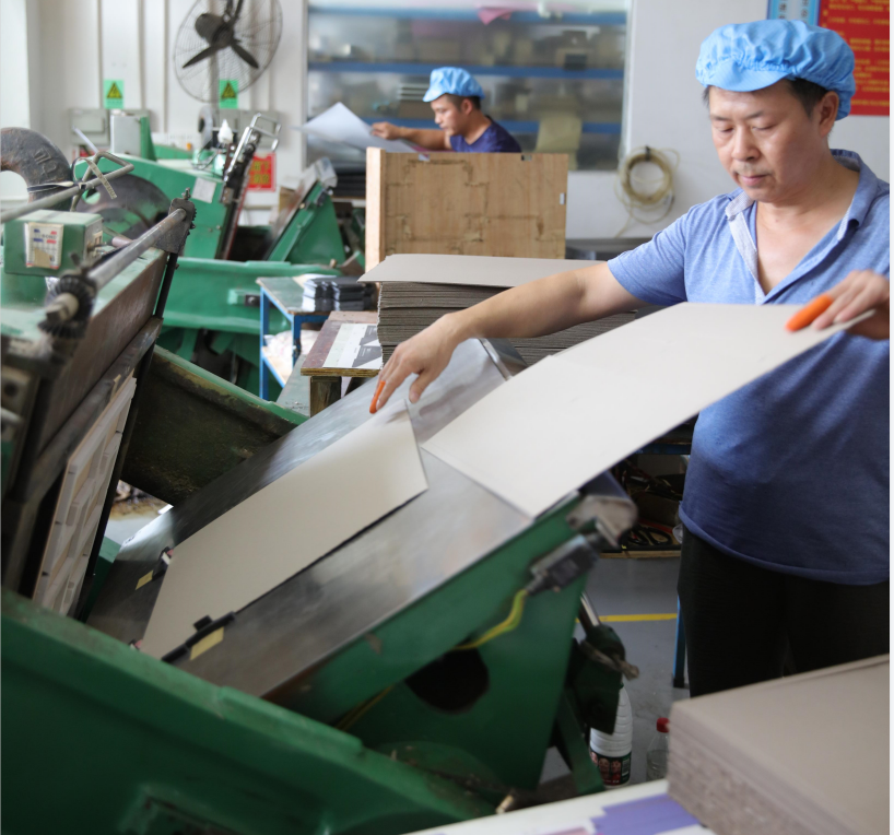 M&aacute;quina de corte e vinco manual